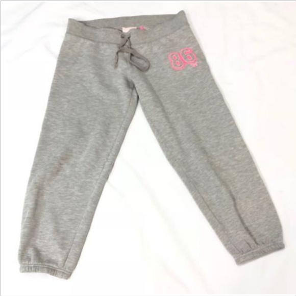 Victoria’s Secret PINK Gray Crop 3/4th Lounge Pant - Picture 2 of 7